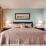 Laketown Wharf Resort By Book That Condo