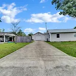 Adorable 1 Bdr With Full Kitchen Deck Washer Dryer