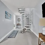 Adorable 1 Bdr With Full Kitchen Deck Washer Dryer