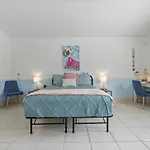 Luxe Pool Casita W Saltwater Pool 25 Min To Pcb