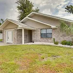 Bright Lynn Haven Home With Screened Porch And Yard!