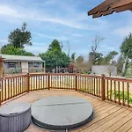 Lakefront Panama City Studio With Hot Tub Access