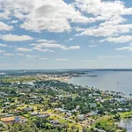 Down By The Bay W Hot Tub, 2 Blocks 2 Beaches, Game Room, Reading Nook, Dog-Friendly, Historic Charm