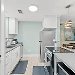 2 Bedroom Home In St Andrews, Close To Everything