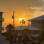6 Bedroom Townhouse With Rooftop Deck Great Oceanviews 6Th Br Is Detached