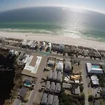 3 Bedroom Catalina Townhome With Rooftop Deck Great Oceanviews, Steps To Beach