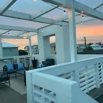 3 Bedroom Catalina Townhome With Rooftop Deck Great Oceanviews, Steps To Beach
