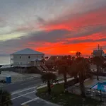 3 Bedroom Catalina Townhome With Rooftop Deck Great Oceanviews, Steps To Beach