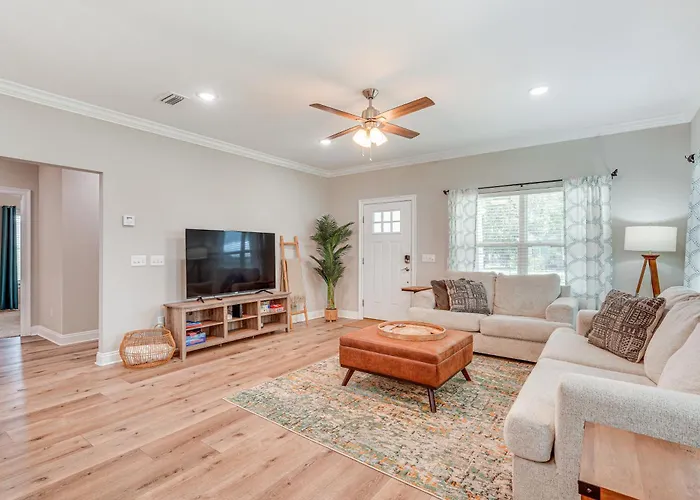 Family-Friendly Panama City Home Less Than 1 Mi To Beach