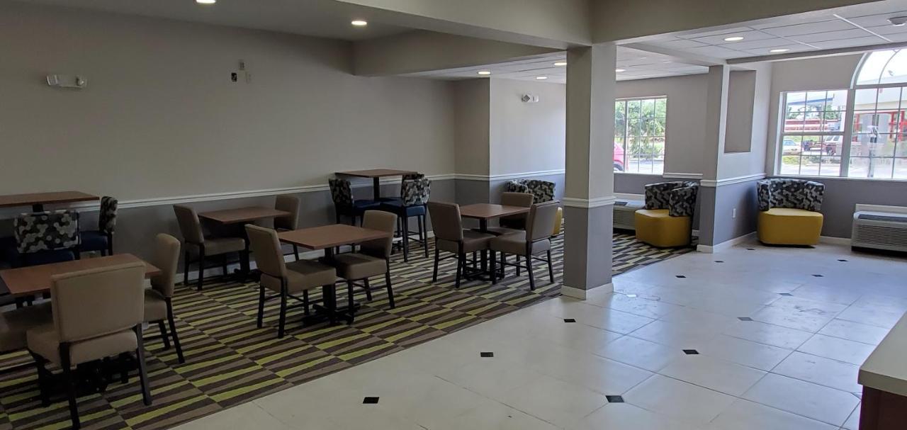 Microtel & By Wyndham Panama City