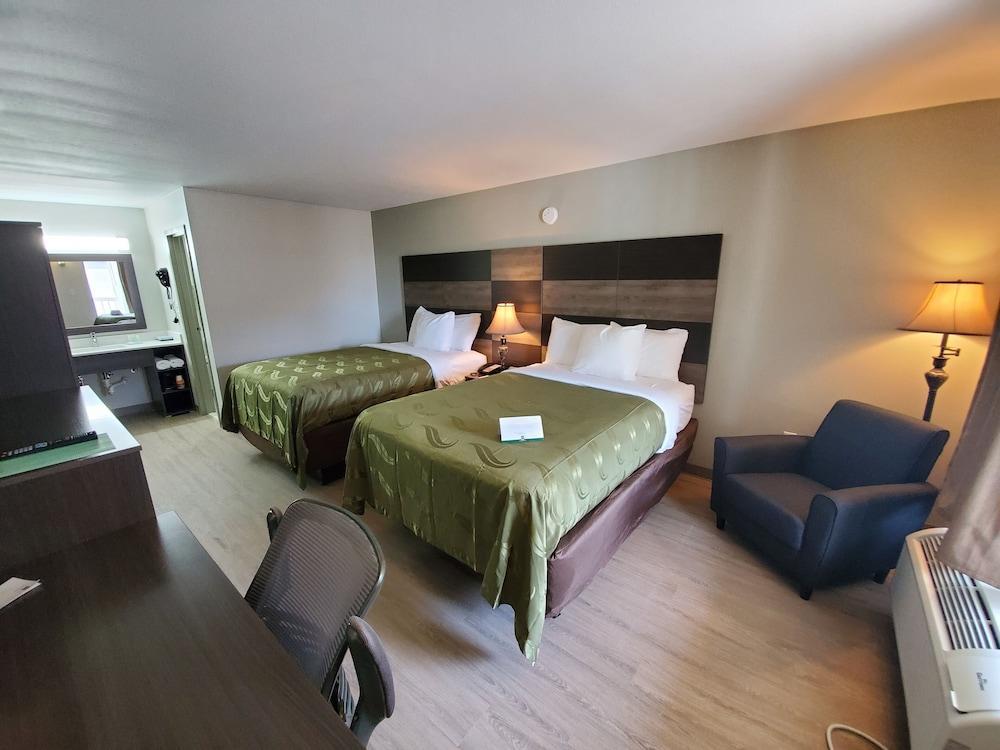 Quality & Conference Center Hotel