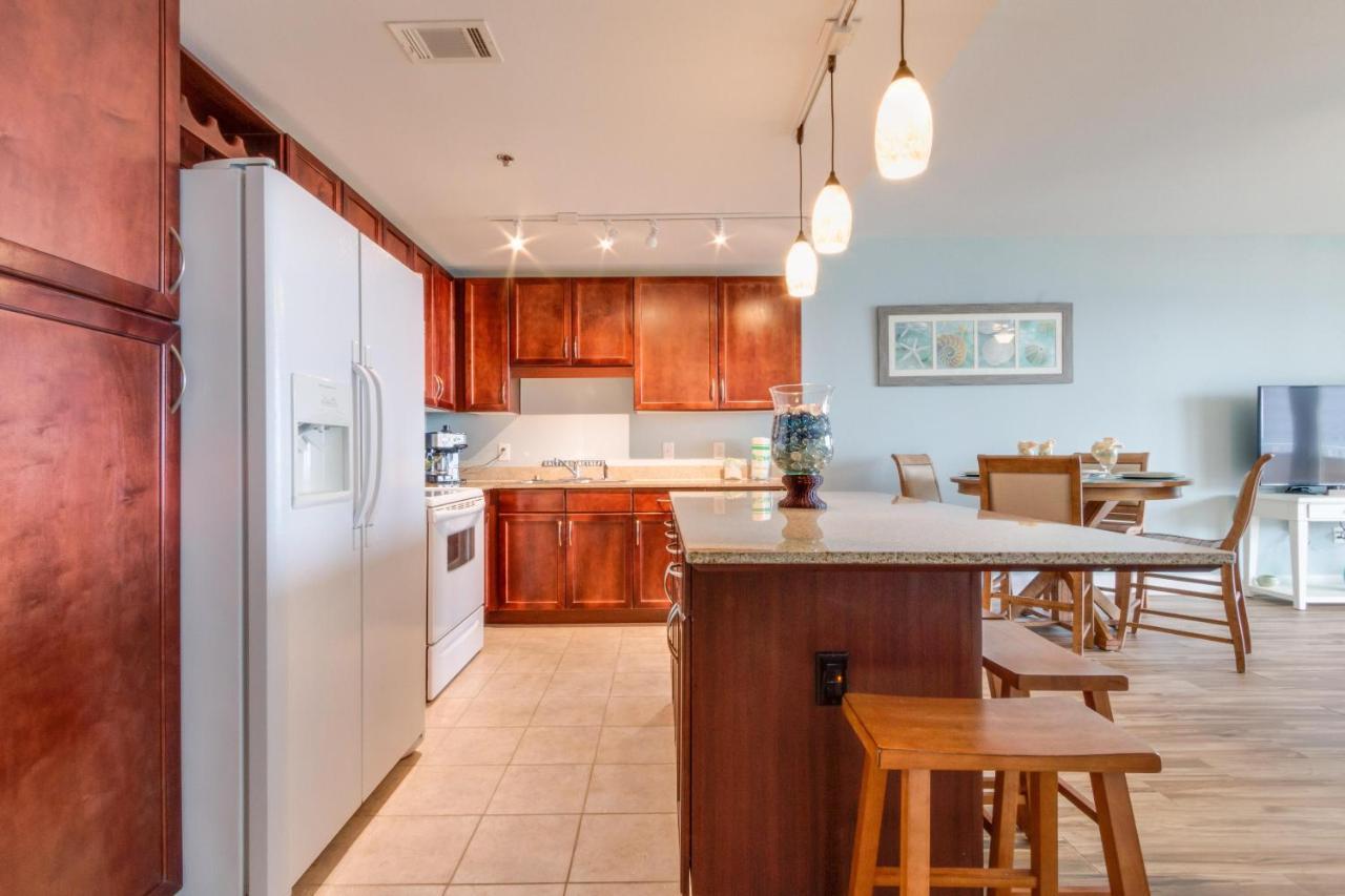 Laketown Wharf By Book That Panama City