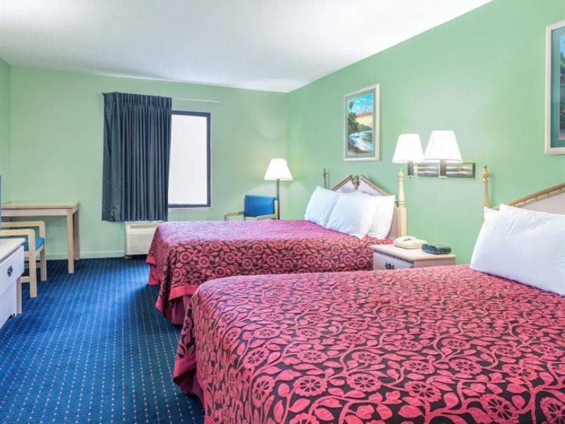 Days By Wyndham City/callaway