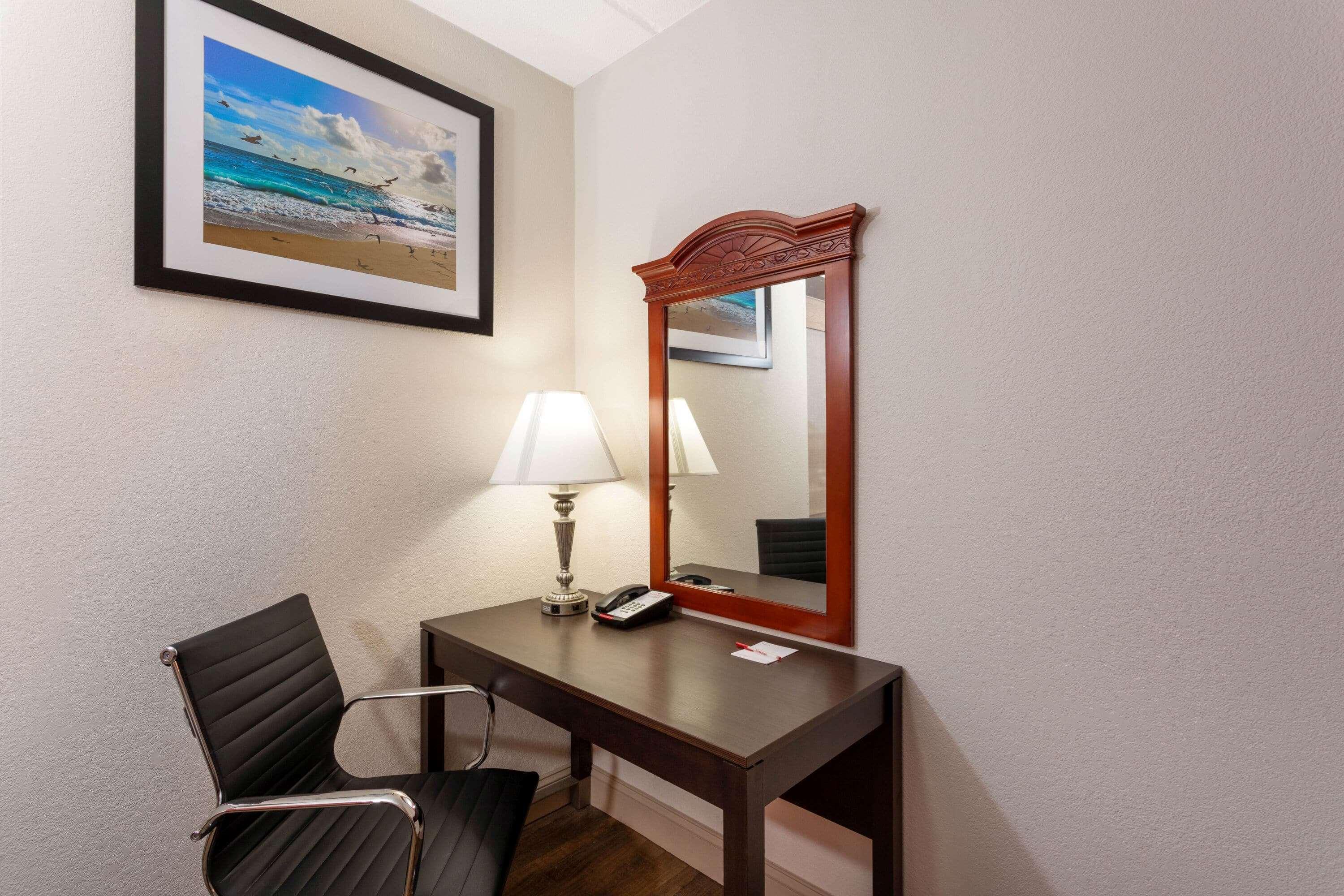 Ramada By Wyndham 2*