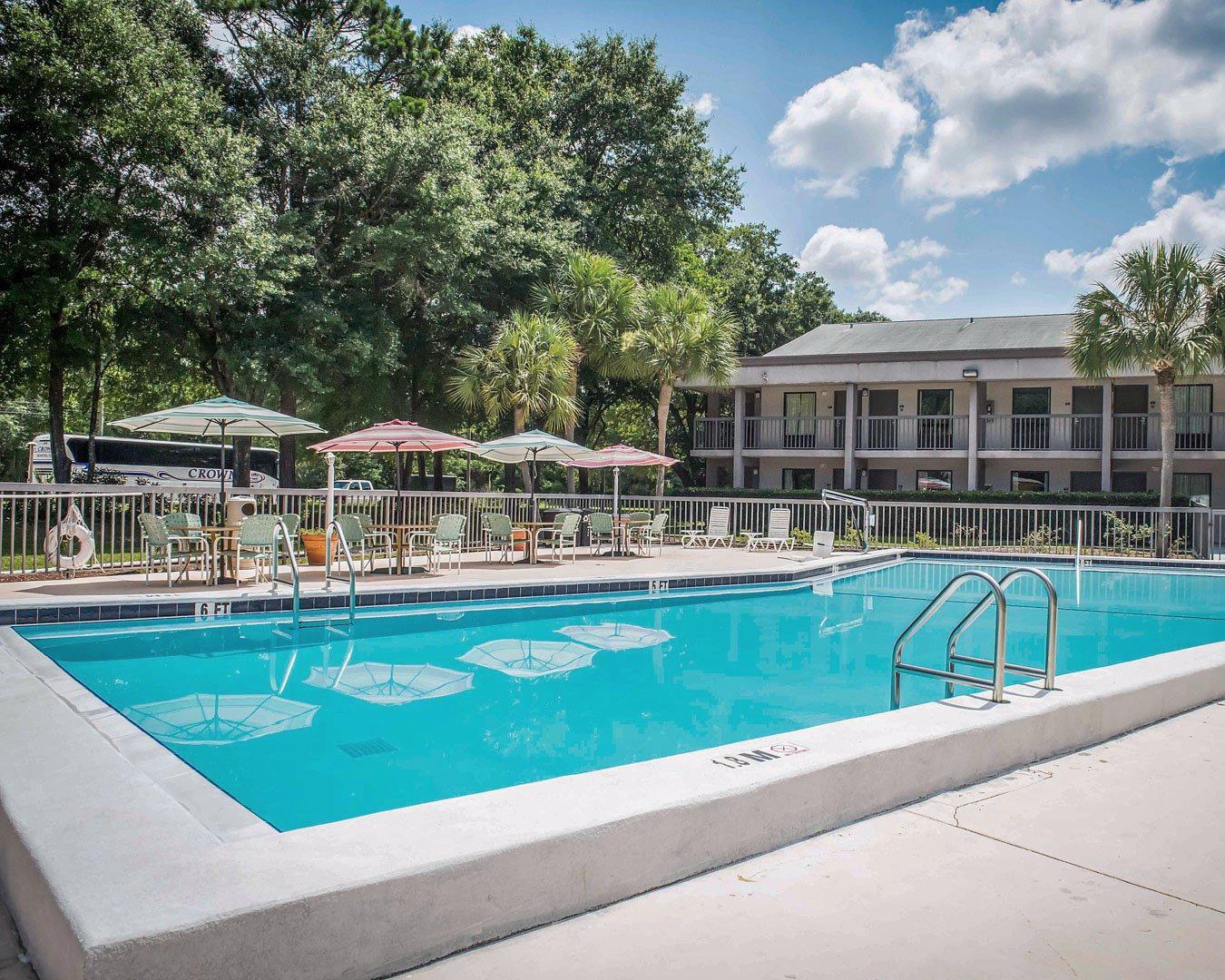 Hotel Quality & Conference Center