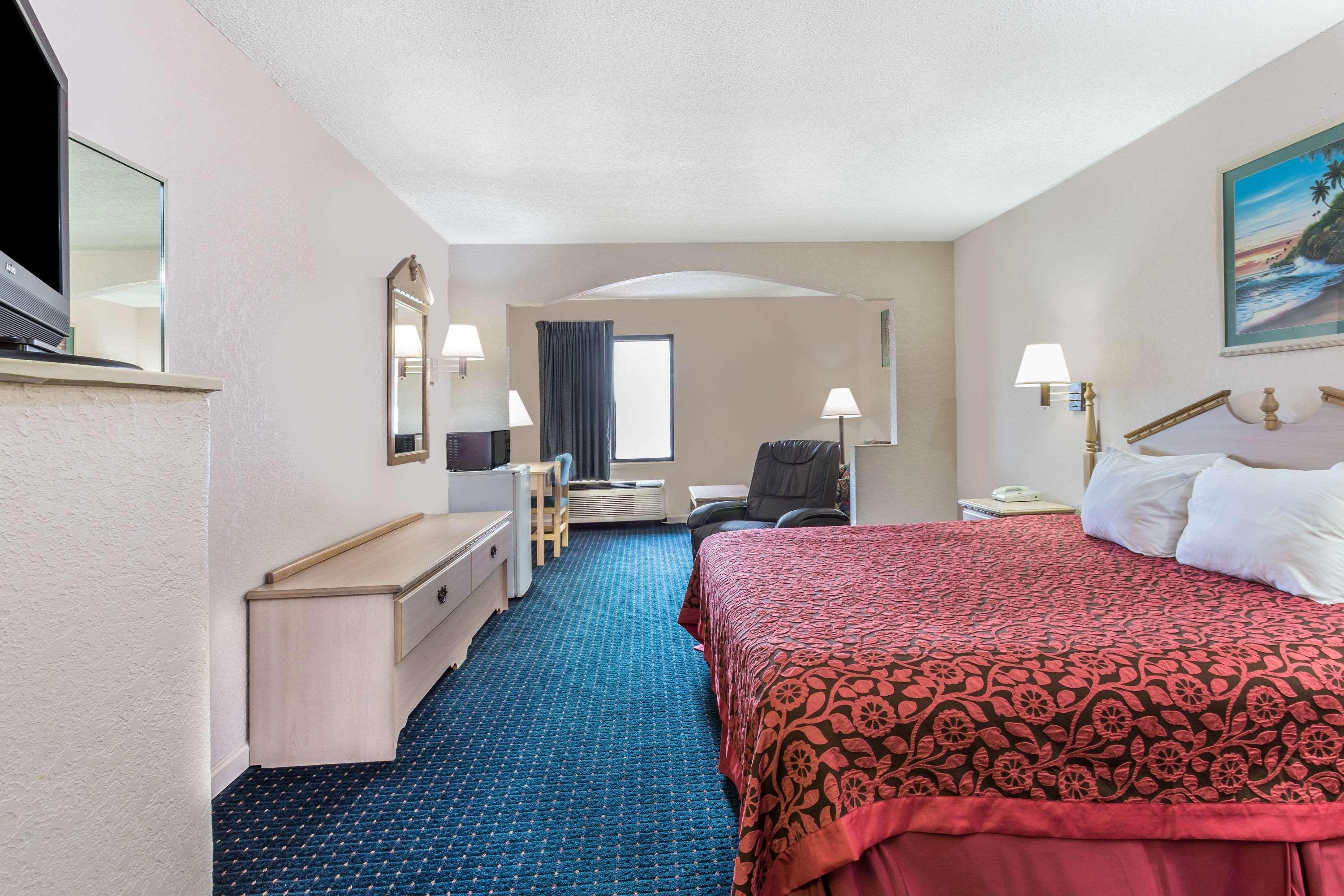 Days By Wyndham City/callaway 2*