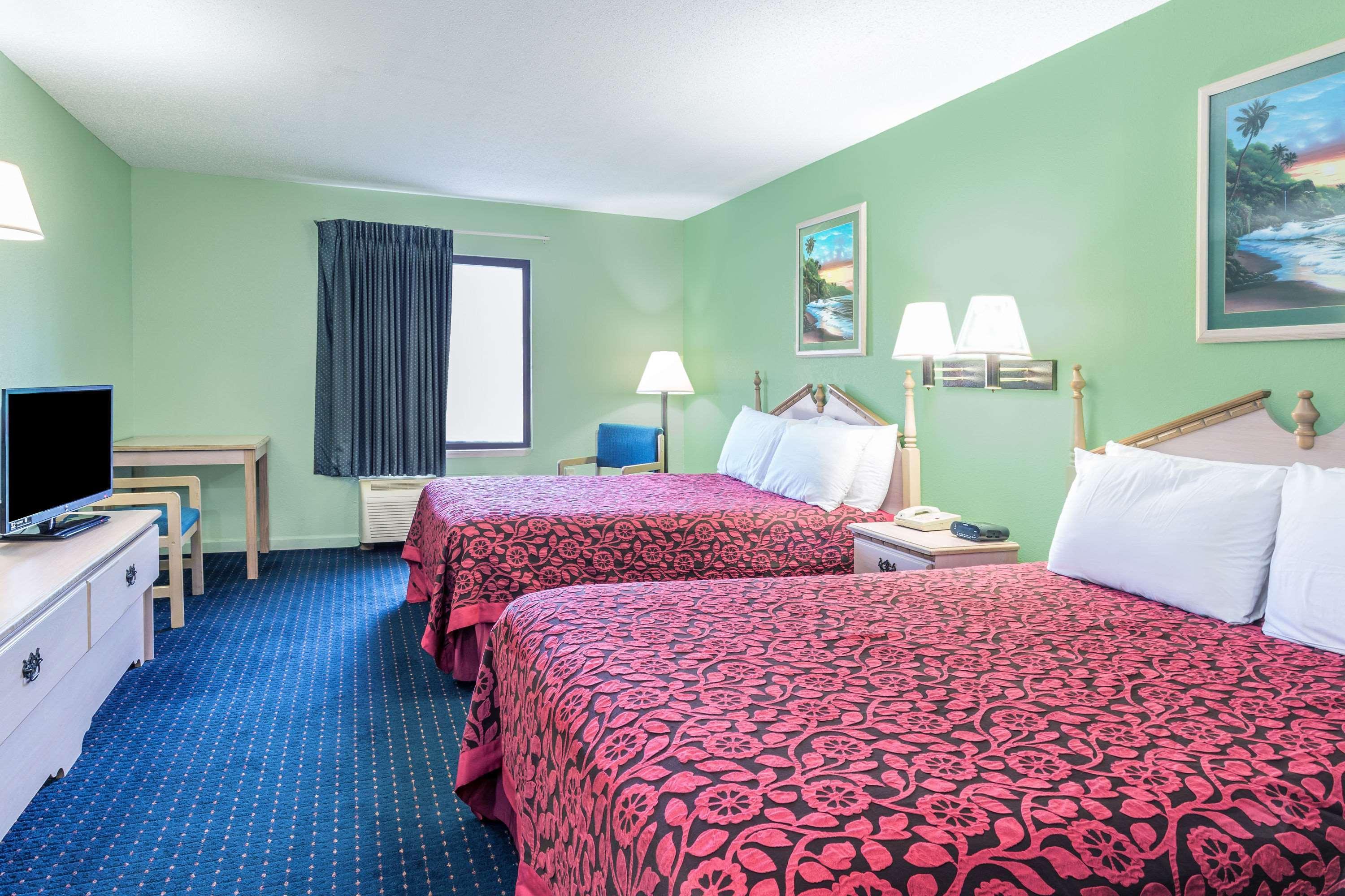 Days By Wyndham City/callaway Panama City