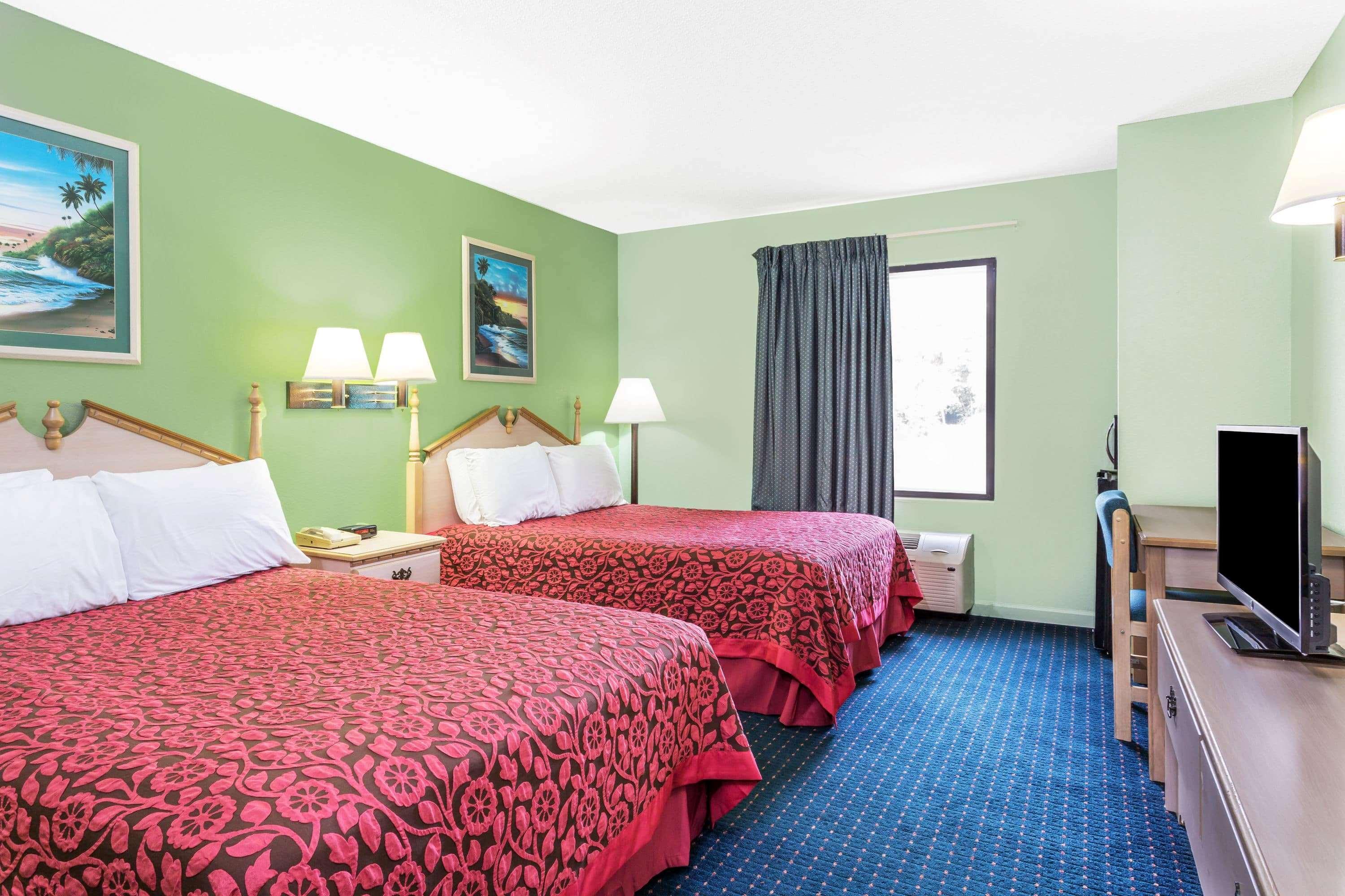Days By Wyndham City/callaway Panama City