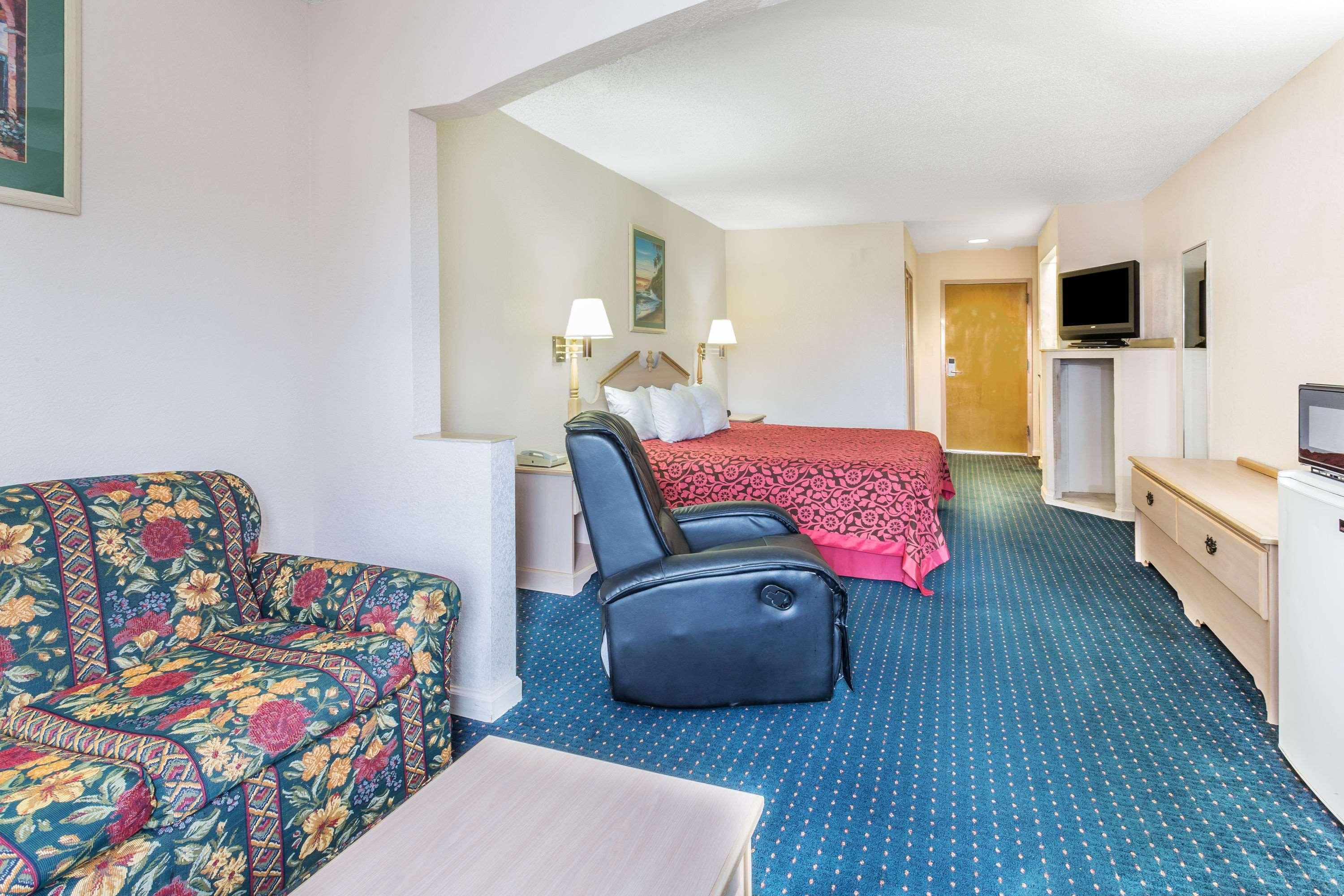 Days By Wyndham City/callaway Motel 2*