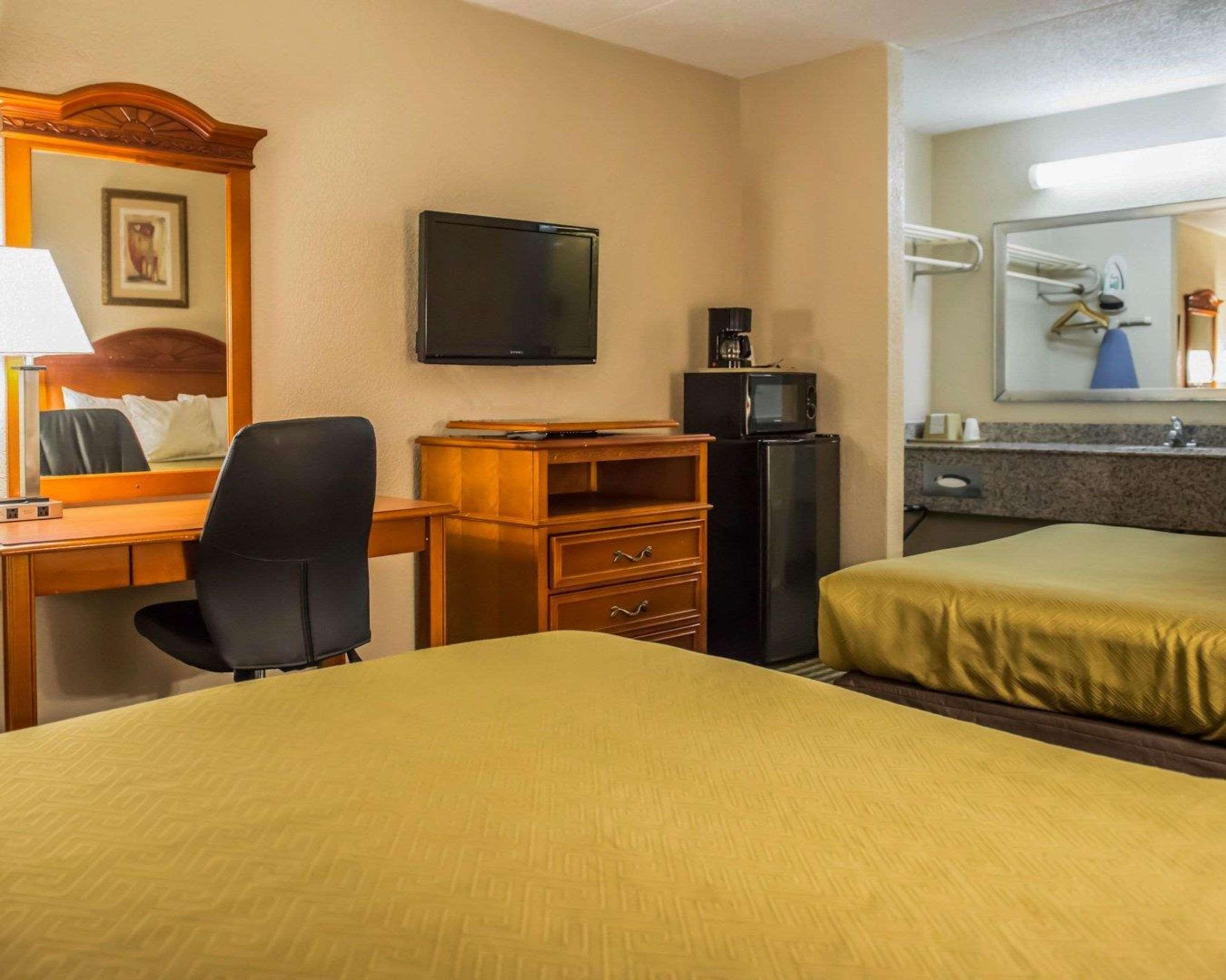 Econo Lodge Panama City