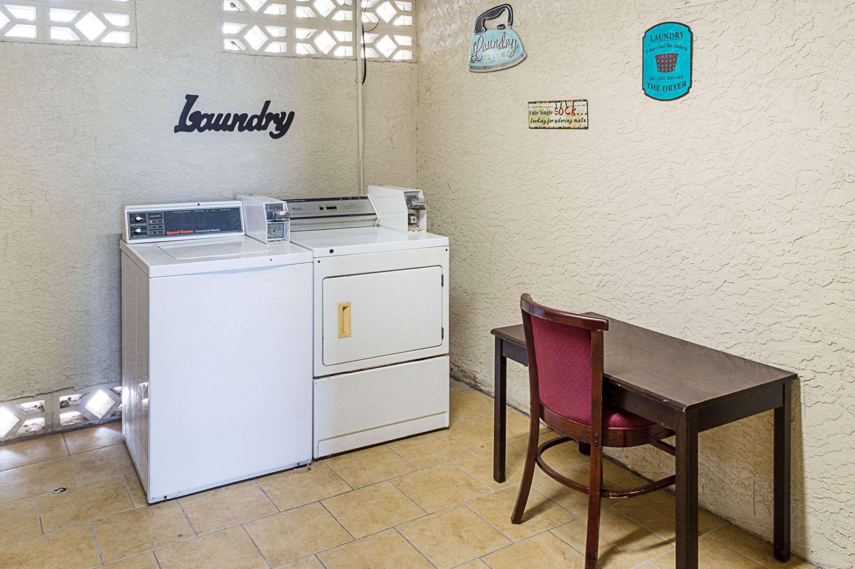 Hotel Days City/central Panama City