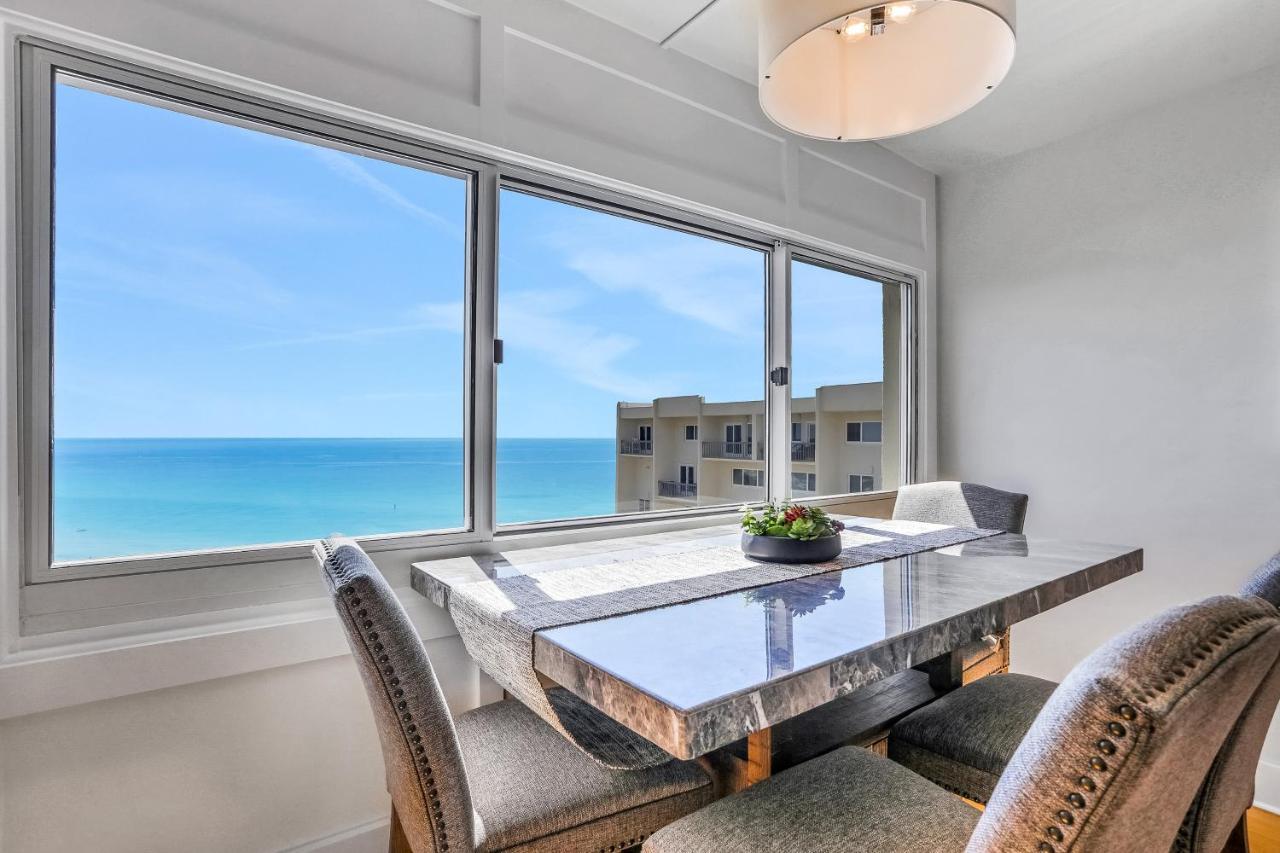 Pinnacle Port Penthouse 10