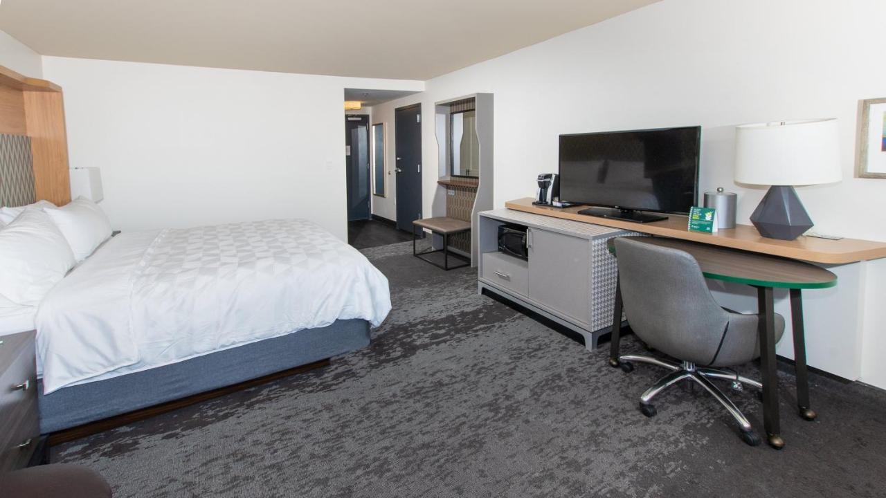 Hotel By Ihg