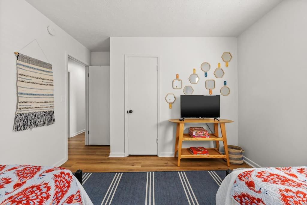 Stylish 3br 2ba House Minutes From Pcb - Book Now *