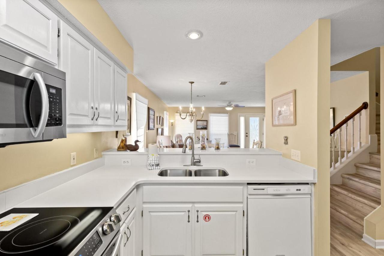 Vacation In Gorgeous 2-story Home! 3 Bedroom 3 Ba! Sleeps 8! Panama City