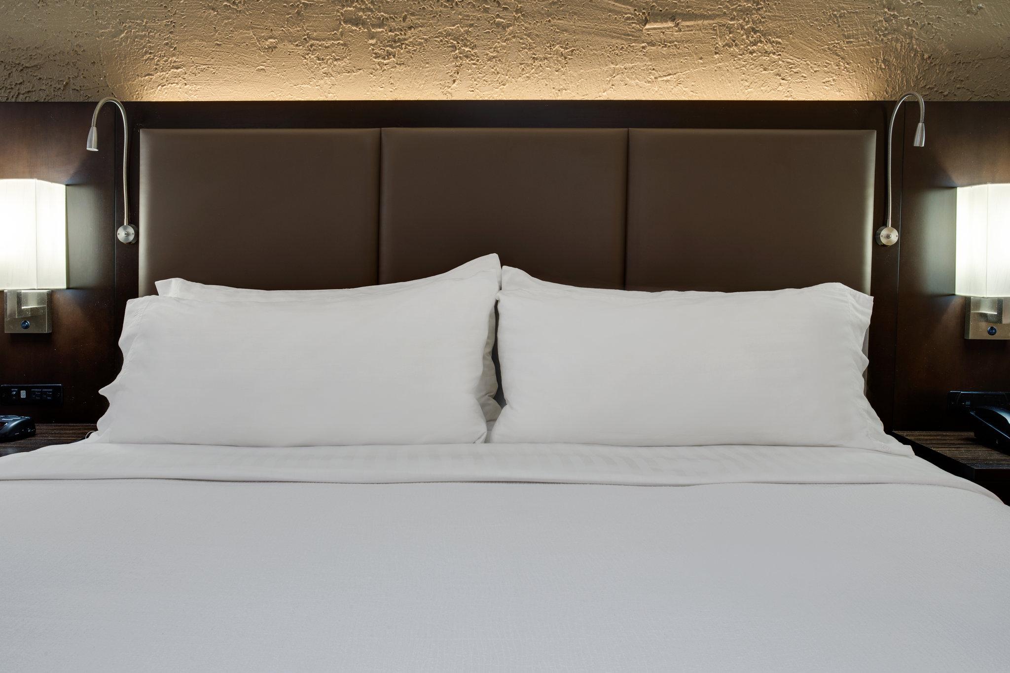 Hotel By Ihg
