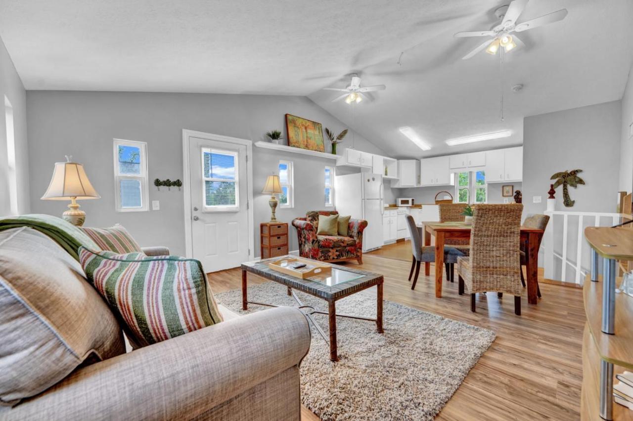 Holiday home Adorable 1 Bdr With Full Kitchen Deck Washer Dryer *