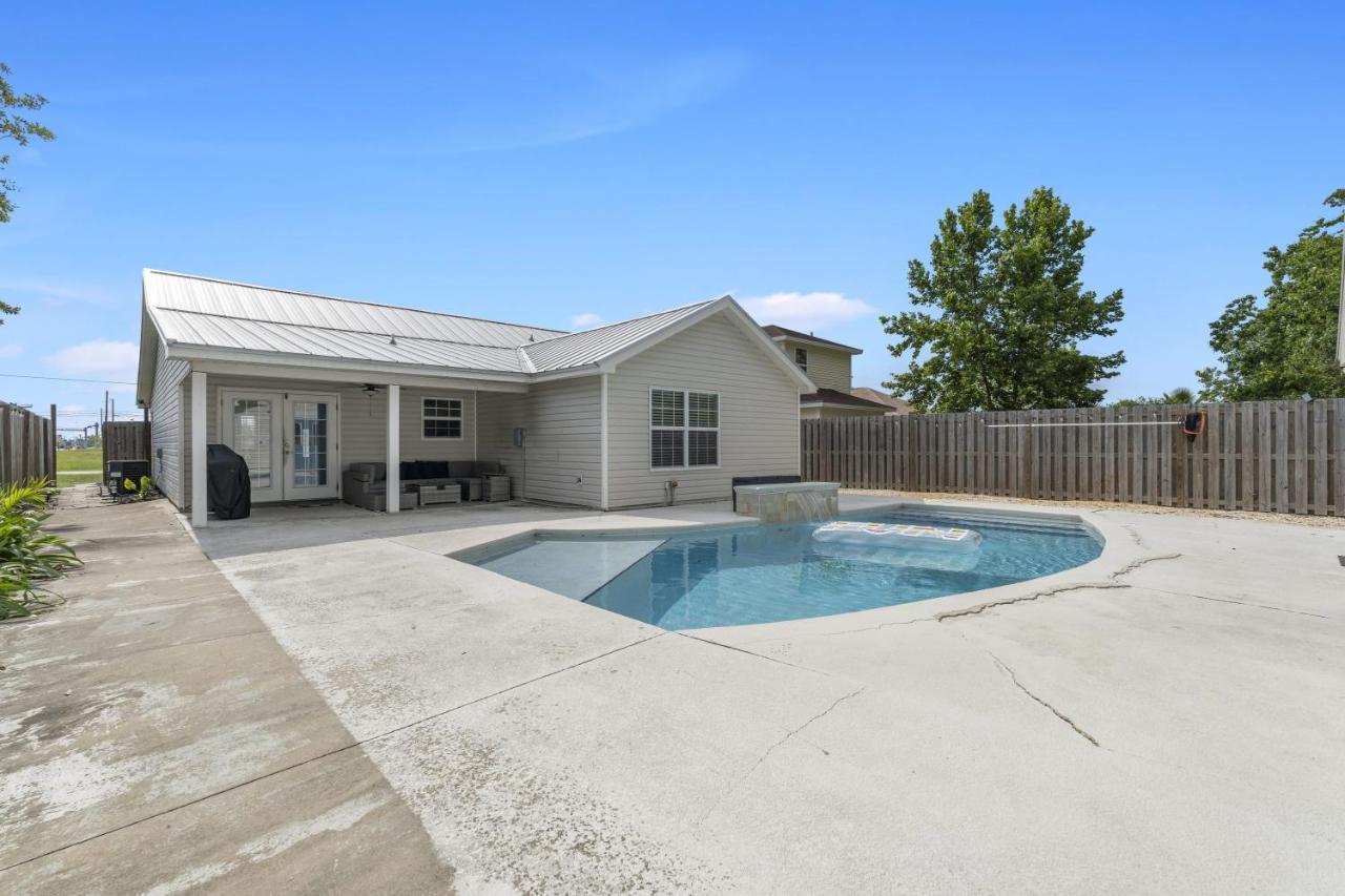 Escape To Paradise W Saltwater Pool 25 Min To Pcb Holiday home *