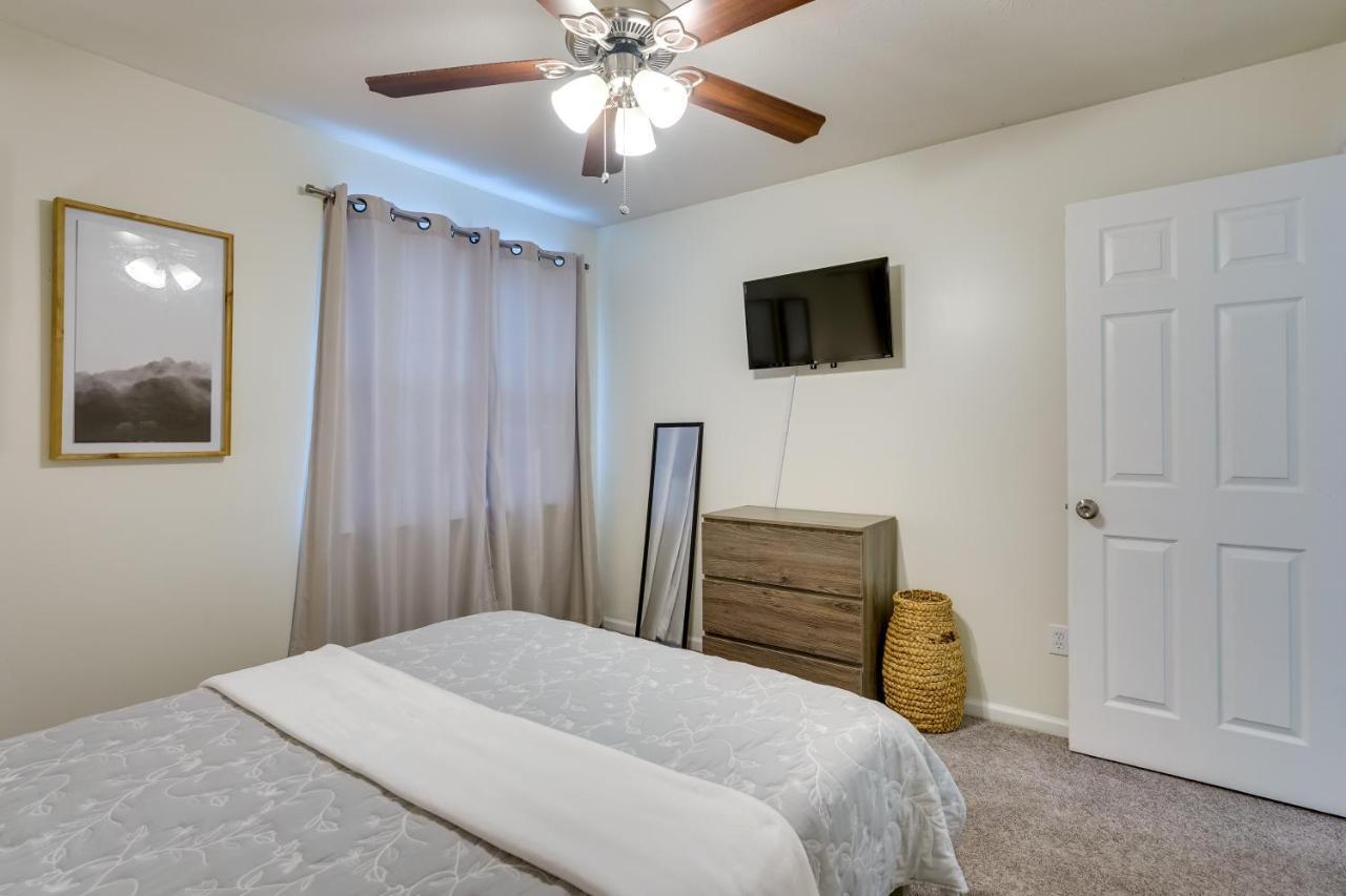 Bright Lynn Haven With Screened Porch And Yard! Holiday home Panama City