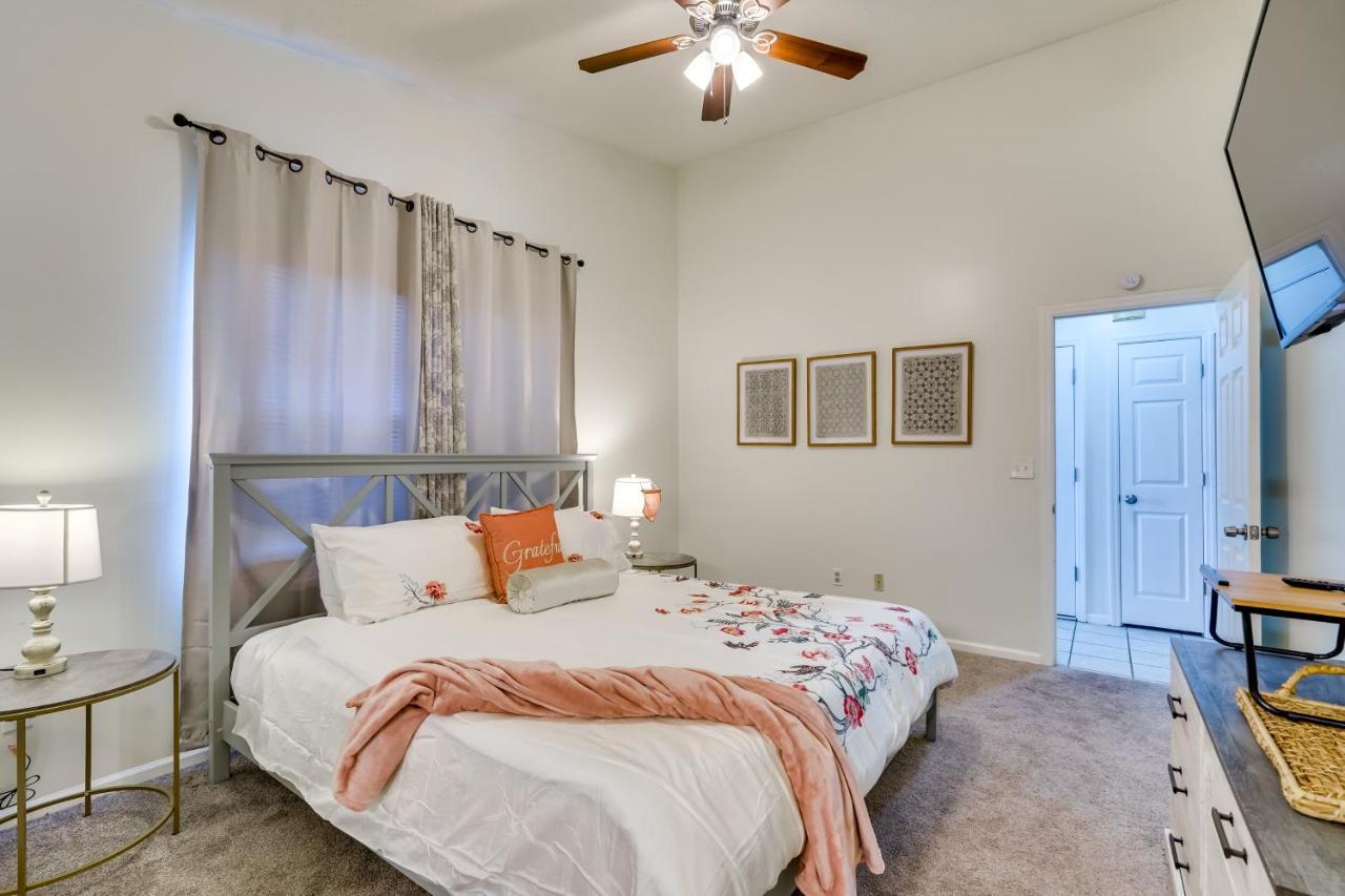 Holiday home Bright Lynn Haven With Screened Porch And Yard!