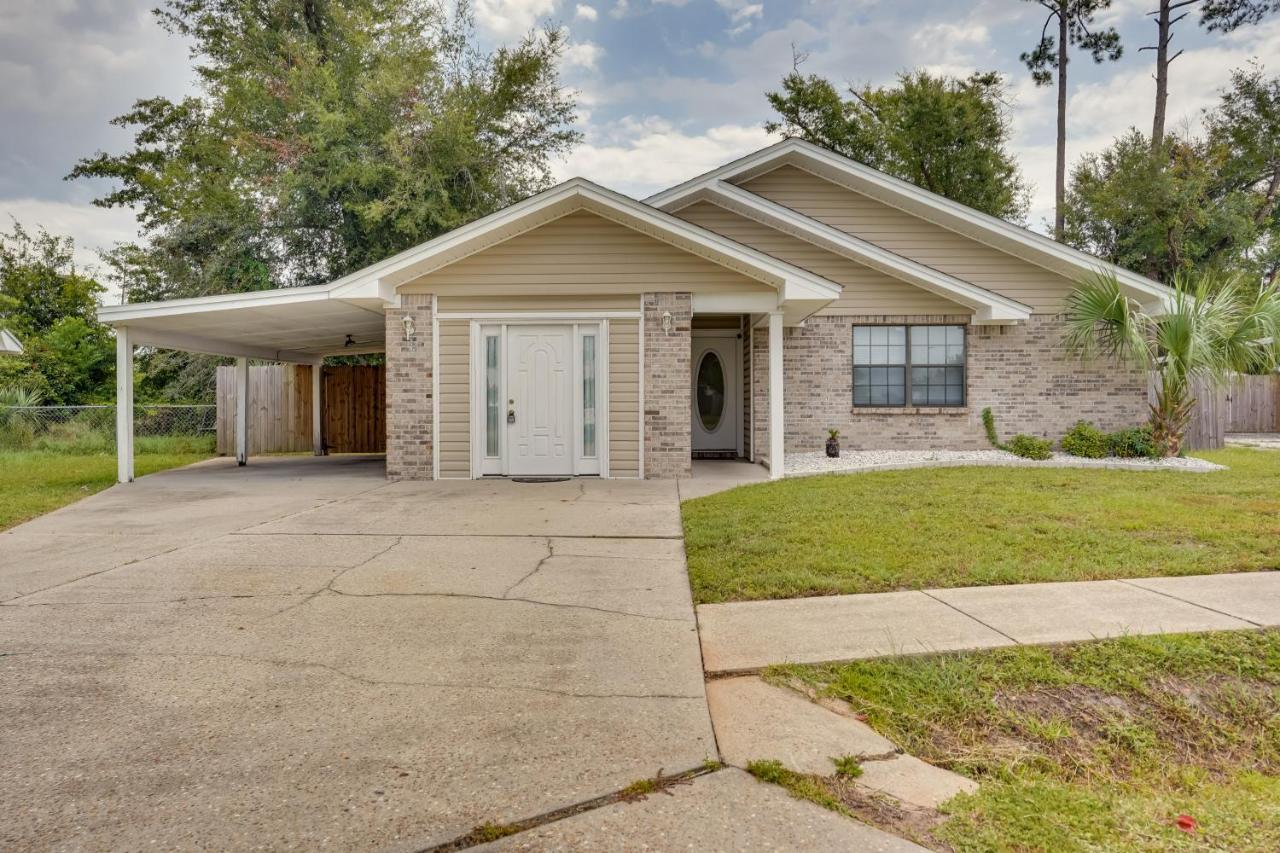 Holiday home Bright Lynn Haven With Screened Porch And Yard!