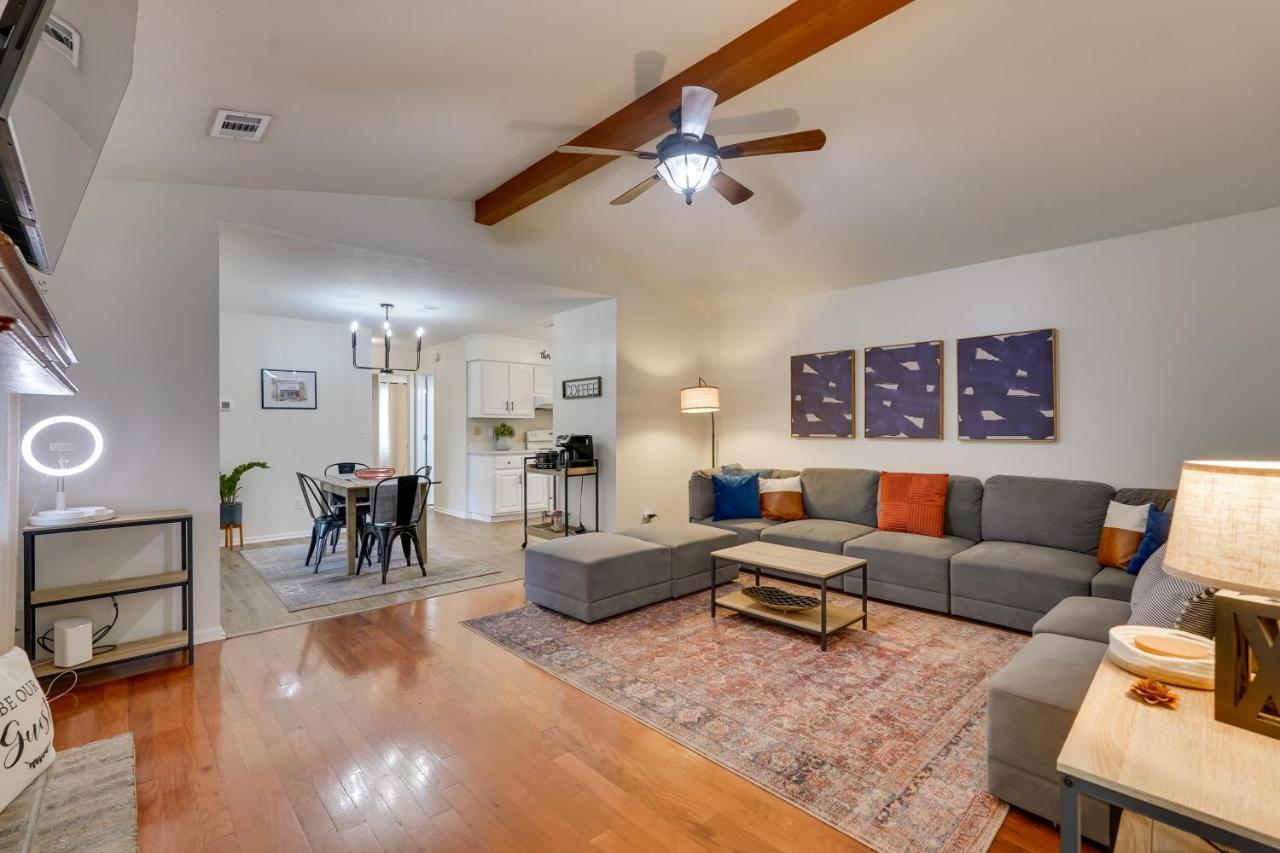 Bright Lynn Haven With Screened Porch And Yard! Holiday home Panama City