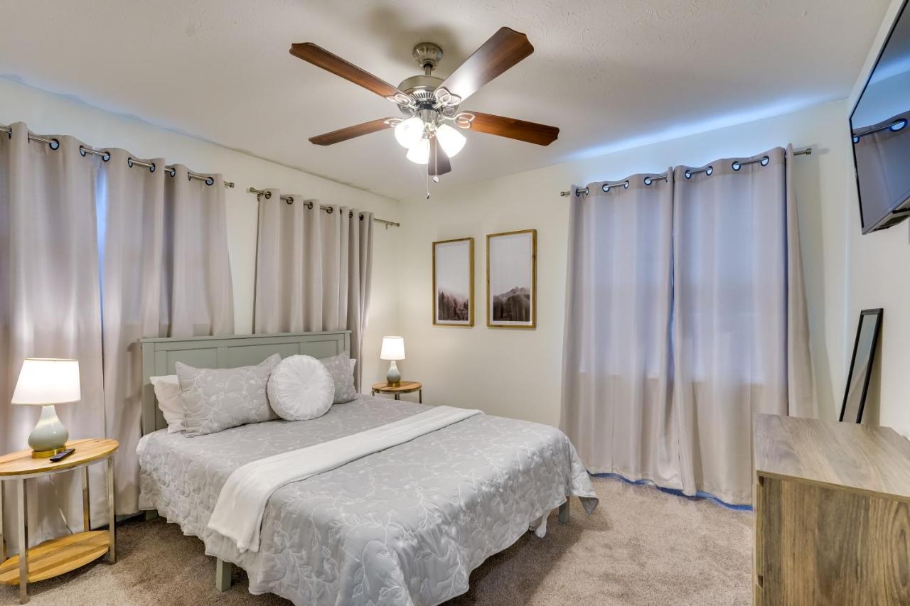 Bright Lynn Haven With Screened Porch And Yard! Holiday home
