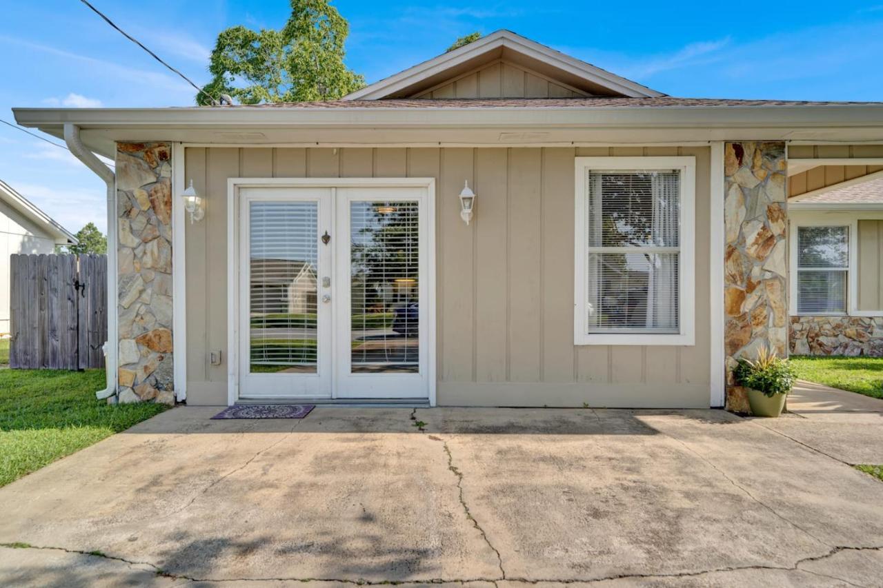 Two Spaces In One Main House And 25 Min To Pcb *