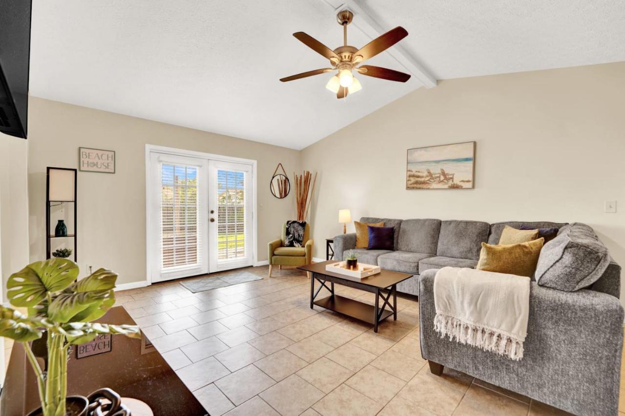Two Spaces In One Main House And 25 Min To Pcb Holiday home *