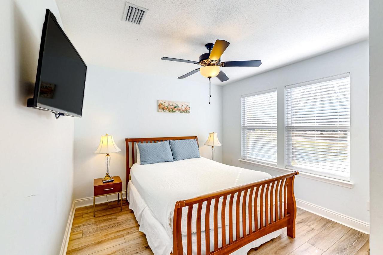Ocean's Shimmer Sanctuary Holiday home