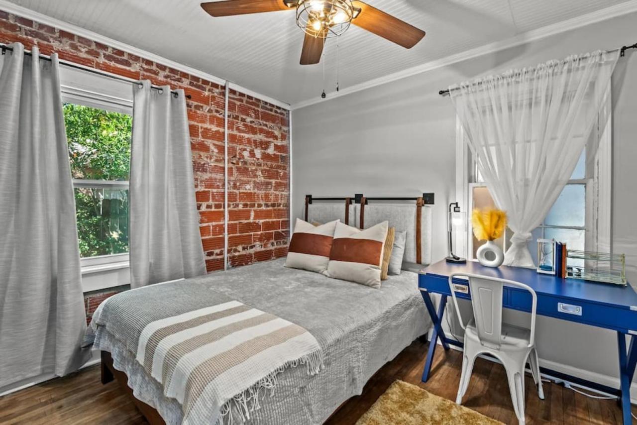 Down By The Bay W Hot Tub, 2 Blocks 2 Beaches, Game Room, Reading Nook, Dog-friendly, Historic Charm * Panama City