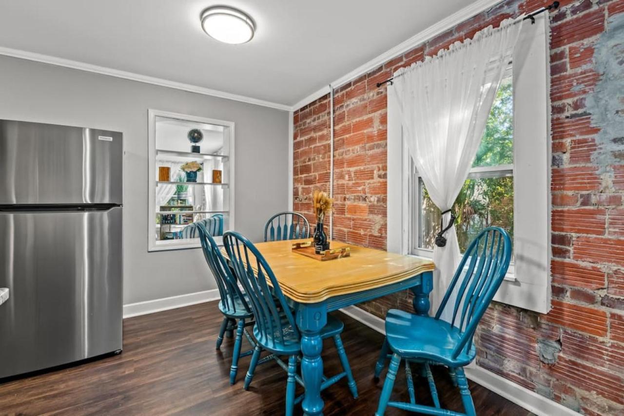 Holiday home Down By The Bay W Hot Tub, 2 Blocks 2 Beaches, Game Room, Reading Nook, Dog-friendly, Historic Charm *