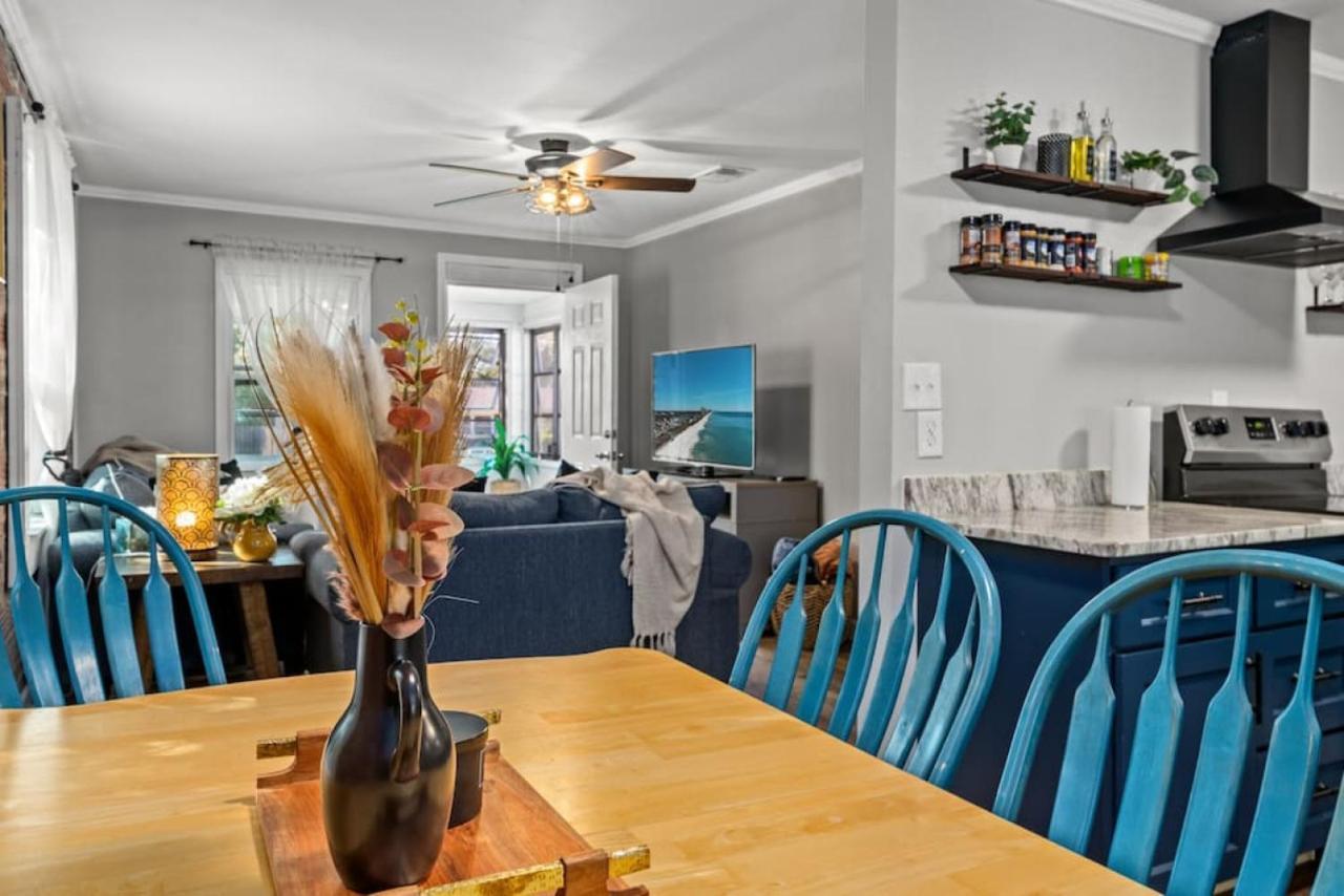 Down By The Bay W Hot Tub, 2 Blocks 2 Beaches, Game Room, Reading Nook, Dog-friendly, Historic Charm
