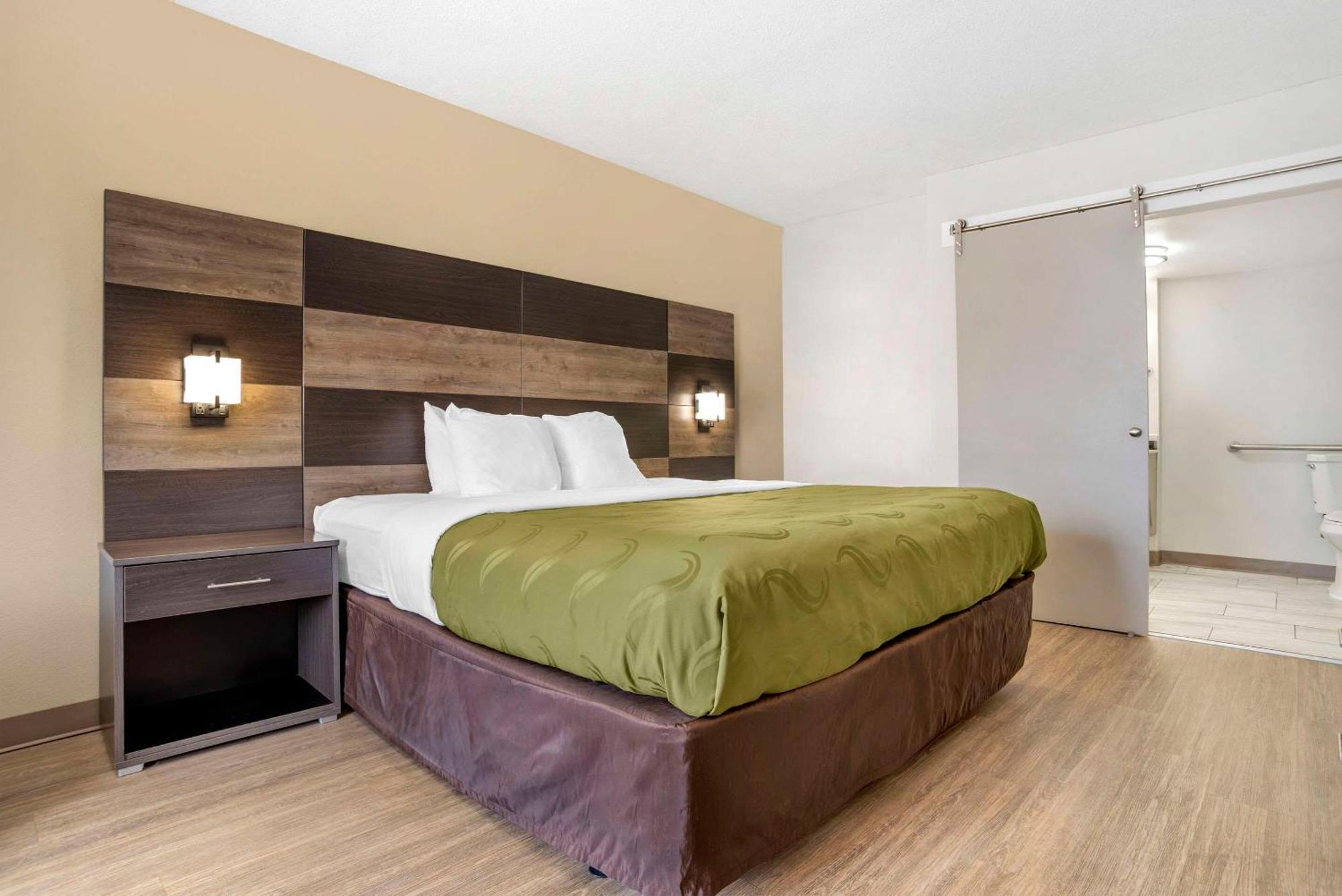 Quality & Conference Center 3* Panama City