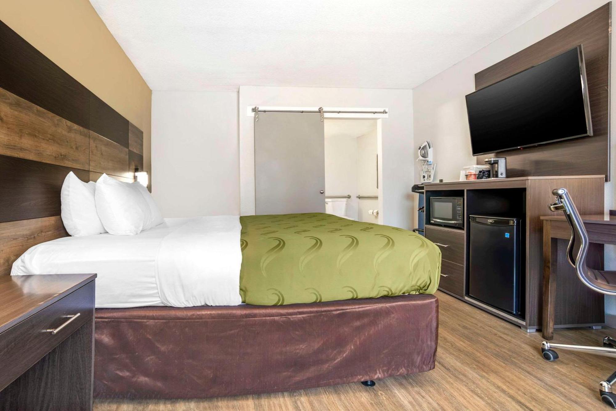 Quality & Conference Center 3* Panama City