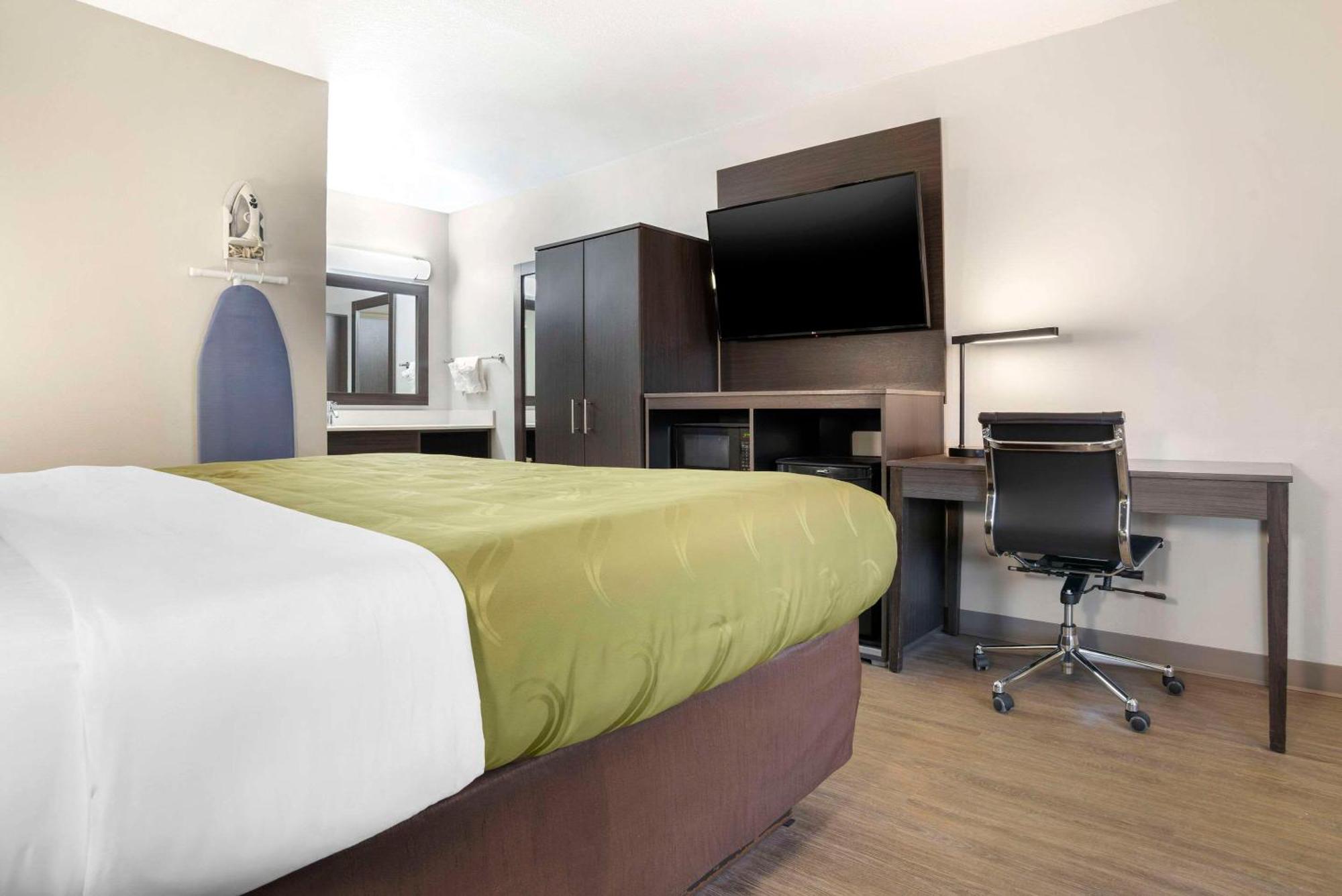 Quality & Conference Center Hotel Panama City