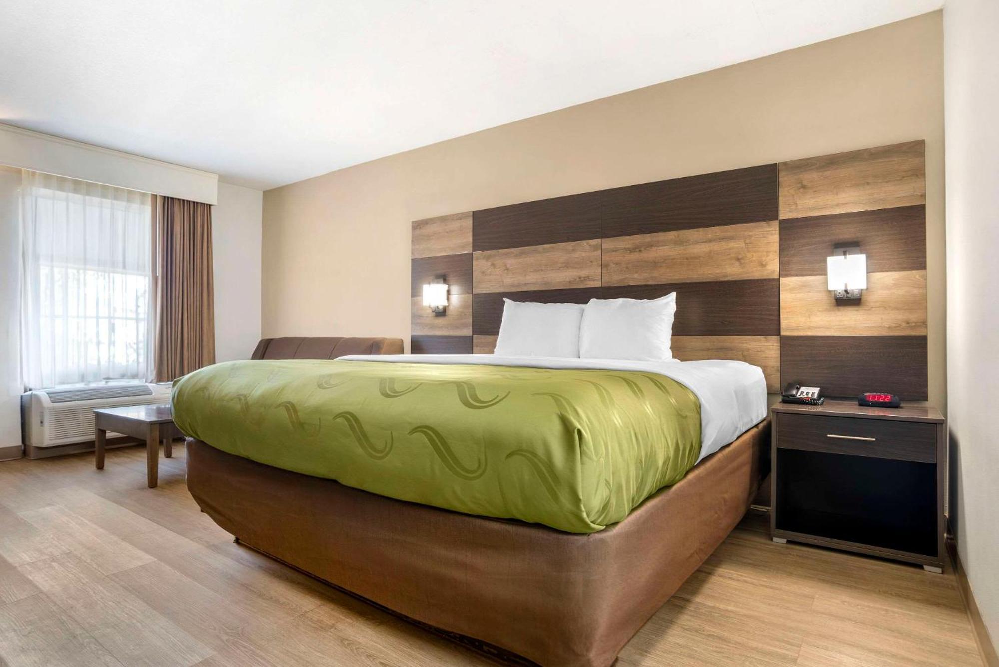 Quality & Conference Center 3*