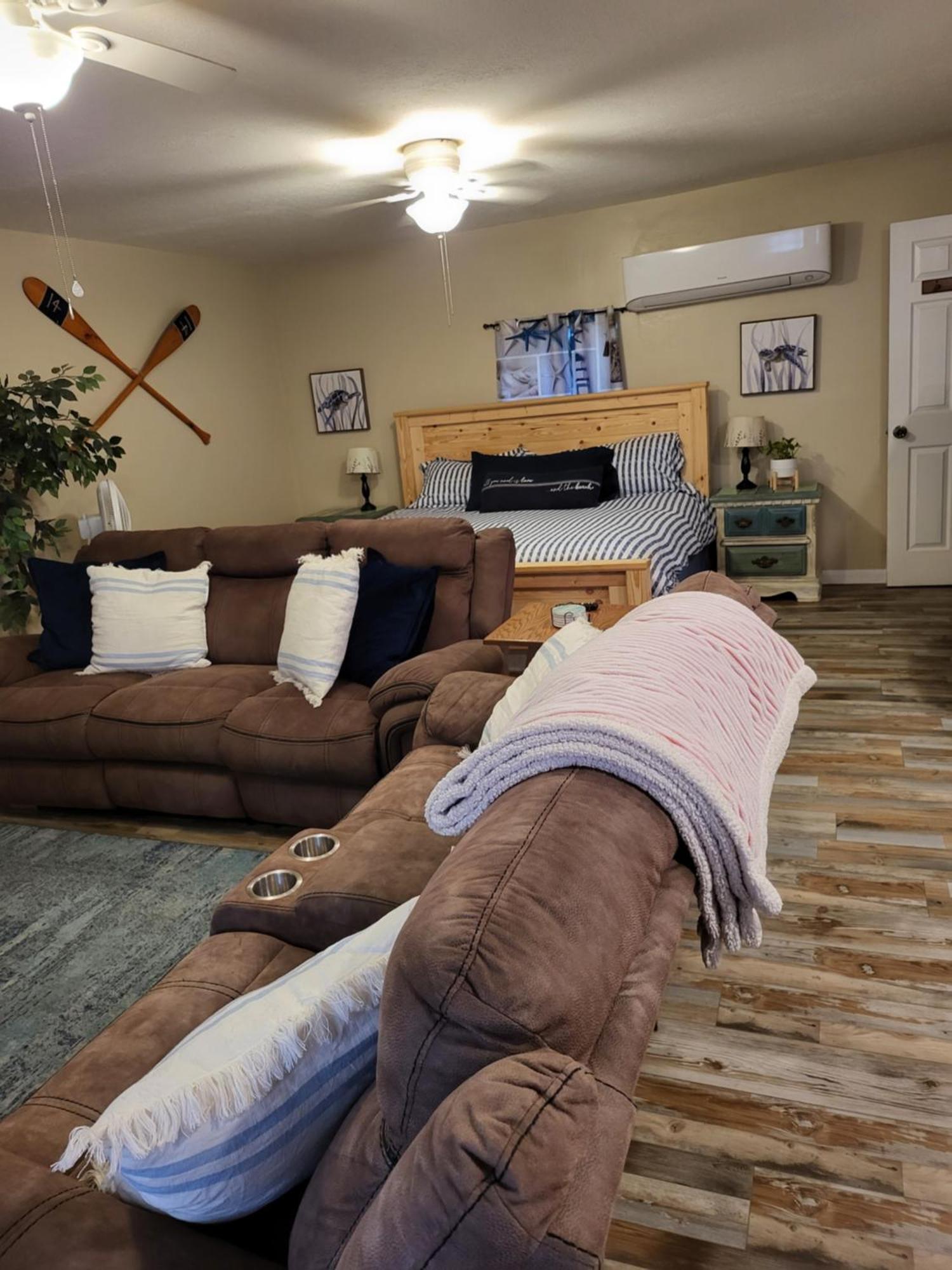 Historic Gwaltney House-cottage At St Andrew's Bay Panama City