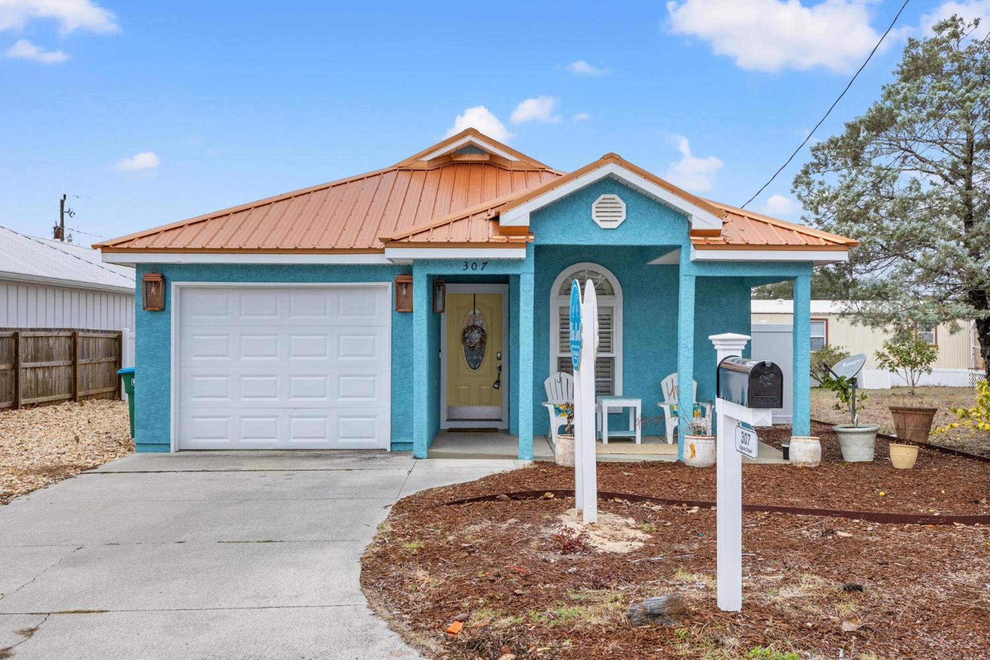 Sunshine House! 3br 2ba Sleeps 9! Your Perfect Retreat For Comfort And Style