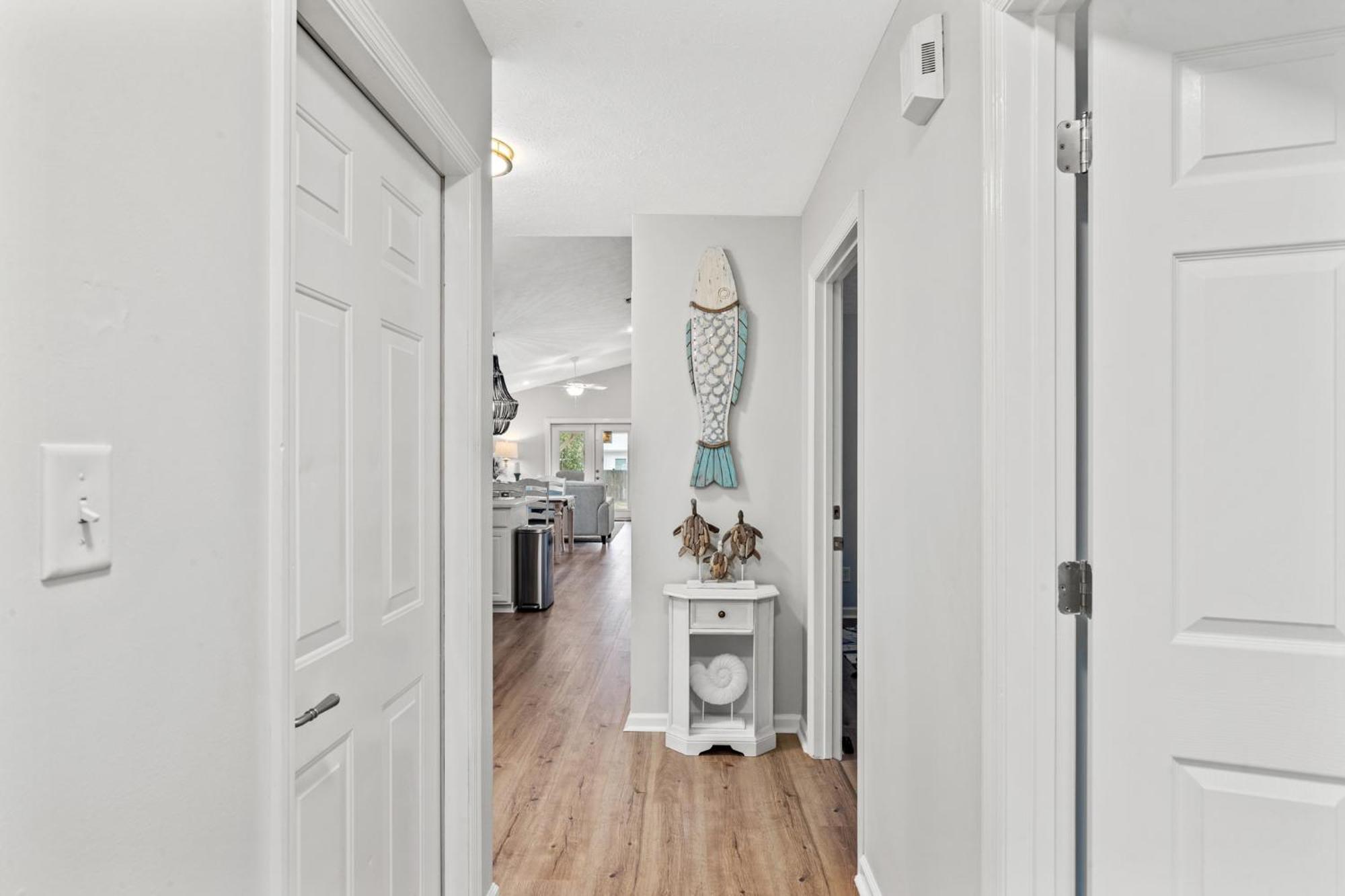 Holiday home Sunshine House! 3br 2ba Sleeps 9! Your Perfect Retreat For Comfort And Style